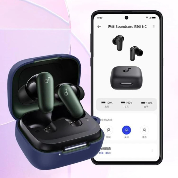 کاور سیلیکونی انکر Soundcore R50i NC مشکی روی کیس هندزفری با طراحی شیک.