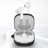 کاور سیلیکونی QCY T13 مشکی روی کیس هندزفری.