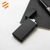 فندک شارژی Arc Charging L200 مشکی - نمای میز کار